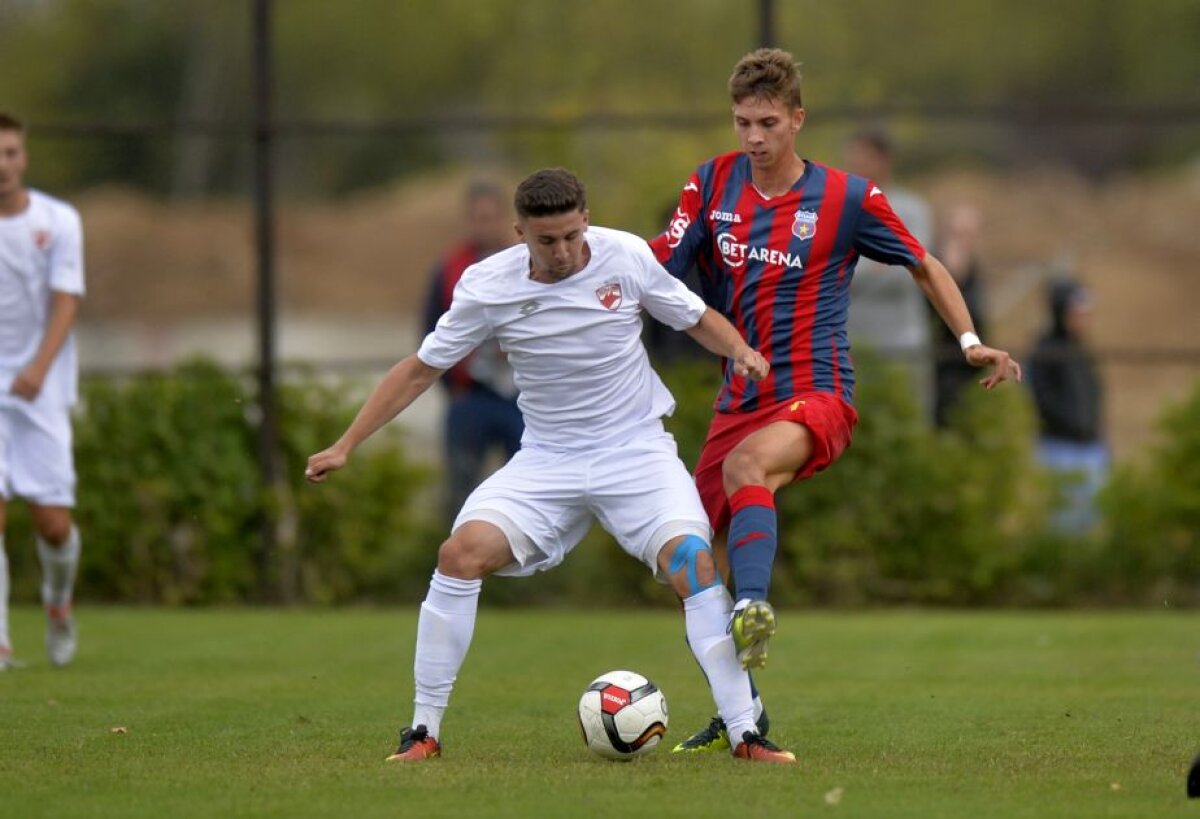 GALERIE FOTO Steaua n-a avut milă și a demolat-o pe Dinamo în Liga a 4-a! 8 goluri și un penalty ratat în 90 de minute de coșmar pentru "câinii" lui Badea