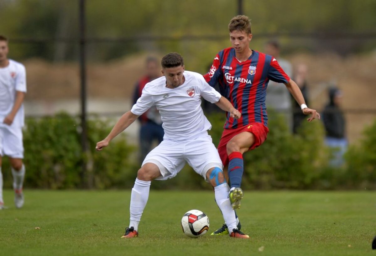GALERIE FOTO Steaua n-a avut milă și a demolat-o pe Dinamo în Liga a 4-a! 8 goluri și un penalty ratat în 90 de minute de coșmar pentru "câinii" lui Badea