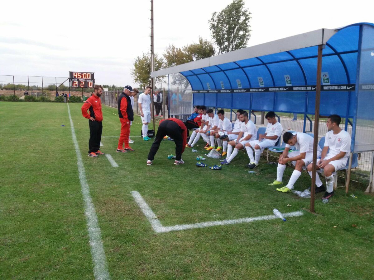 GALERIE FOTO Steaua n-a avut milă și a demolat-o pe Dinamo în Liga a 4-a! 8 goluri și un penalty ratat în 90 de minute de coșmar pentru "câinii" lui Badea