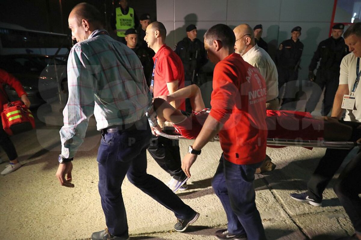 FOTO Clipe de spaimă pentru dinamoviști la meciul de handbal » Un jucător al "câinilor" a fost transportat de urgență la spital