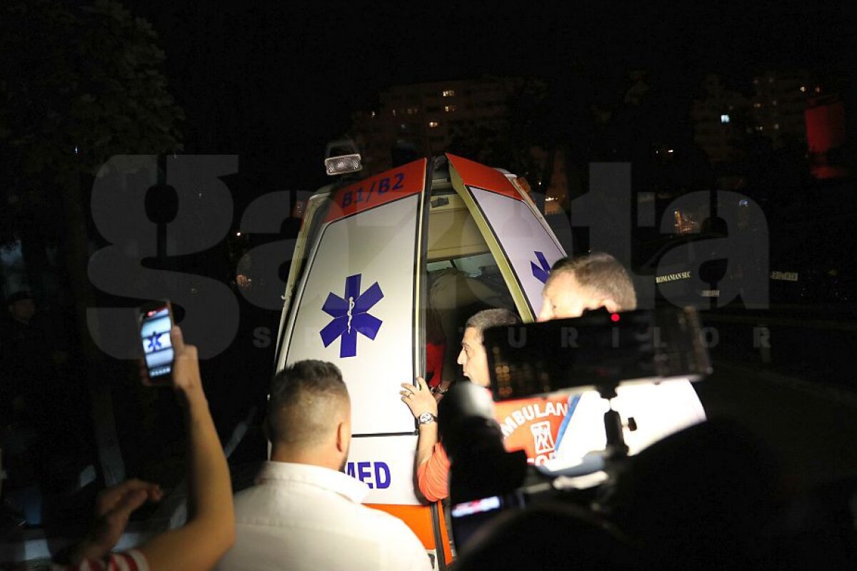 FOTO Clipe de spaimă pentru dinamoviști la meciul de handbal » Un jucător al "câinilor" a fost transportat de urgență la spital
