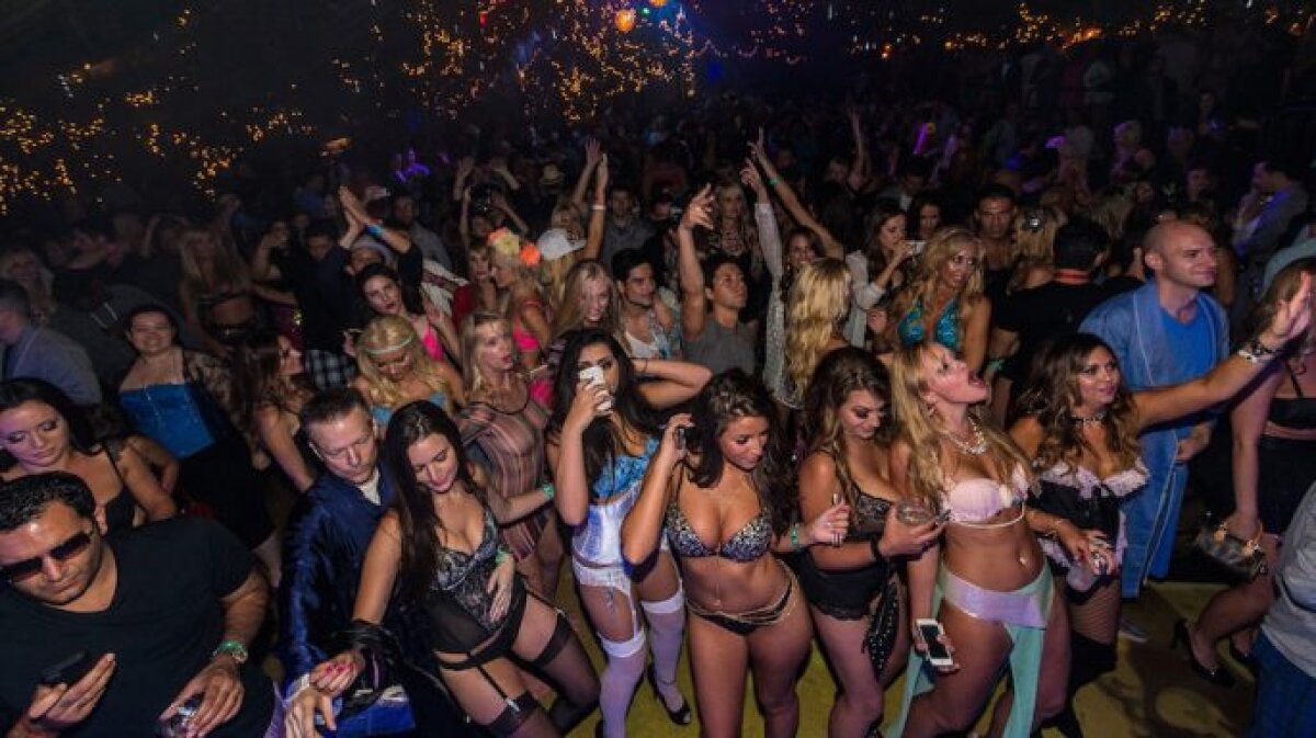 FOTO A murit Hugh Hefner! Regele unui Imperiu: 10 lucruri fascinante pe care probabil că nu le știai despre el