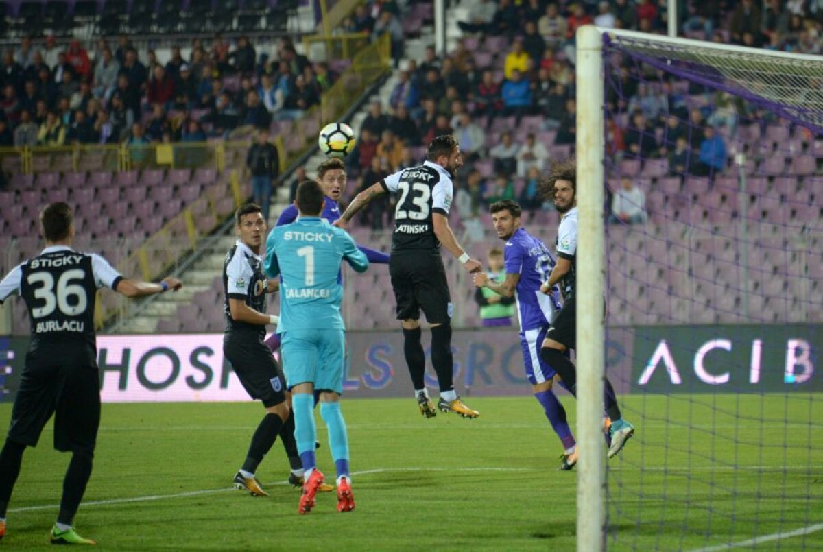 VIDEO+FOTO » Craiova câștigă cu Timișoara, 2-0, și se apropie de liderul CFR Cluj! Băluță a participat la ambele reușite ale oltenilor