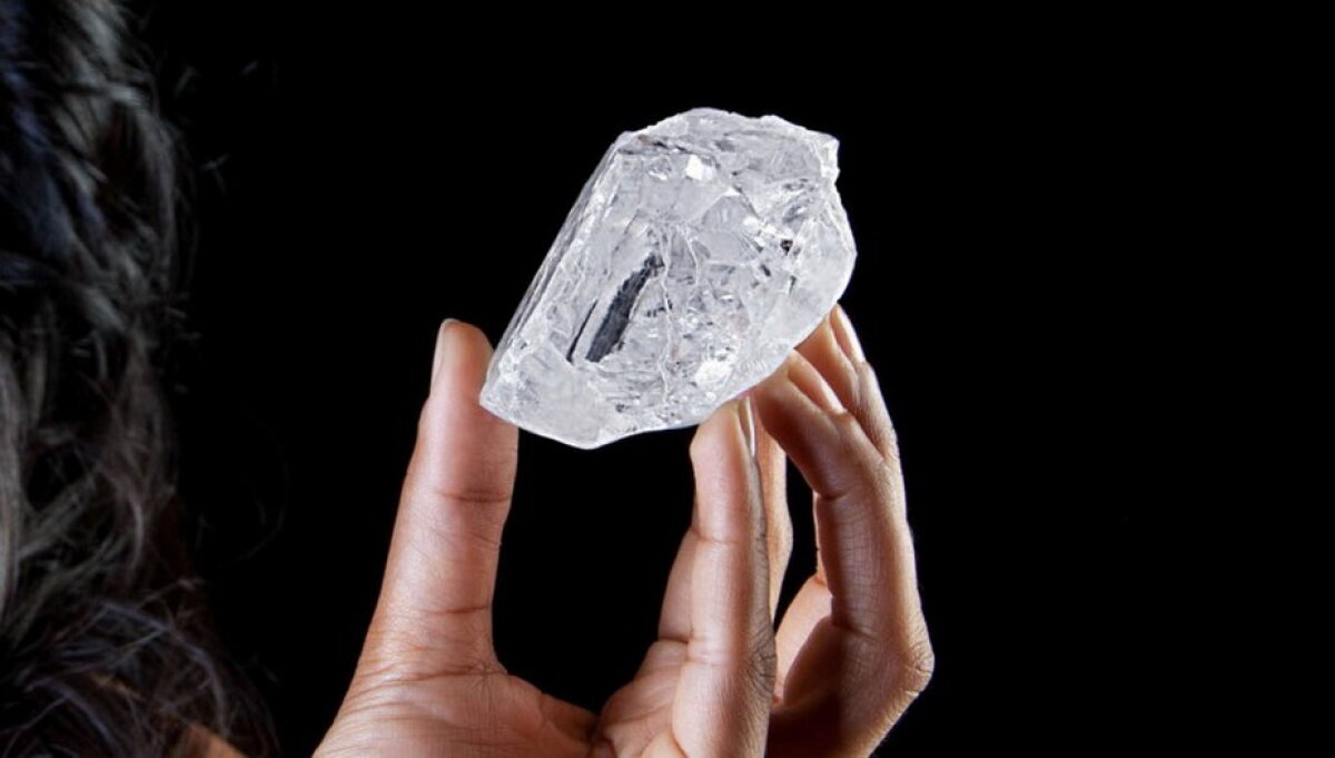 Cel mai mare diamant din lume a fost vândut. Iată cum arată şi ce sumă s-a încasat pe el!