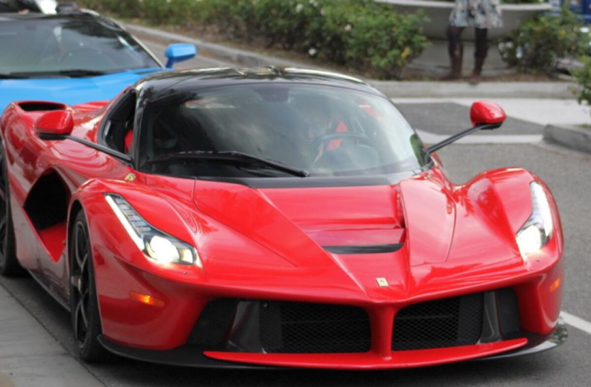 VIDEO Superbolidul lui Zlatan Ibrahimovici » Starul suedez are o mașină cu care face ravagii