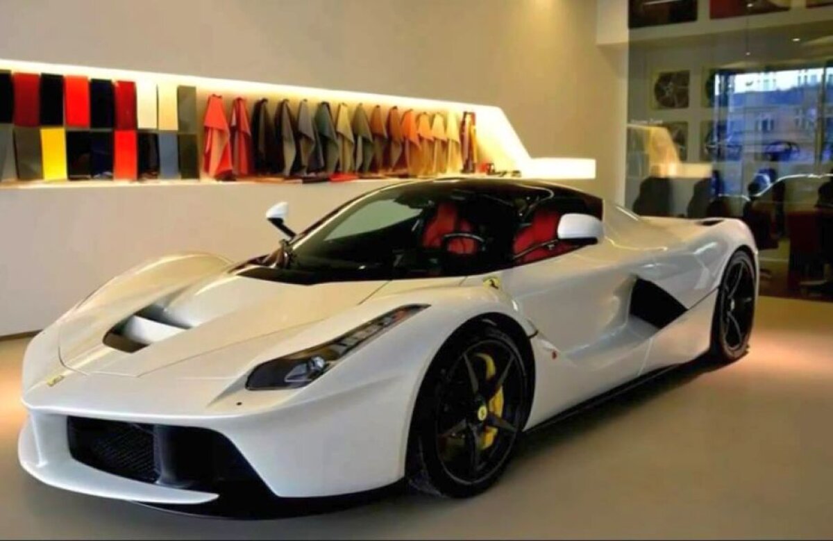 VIDEO Superbolidul lui Zlatan Ibrahimovici » Starul suedez are o mașină cu care face ravagii