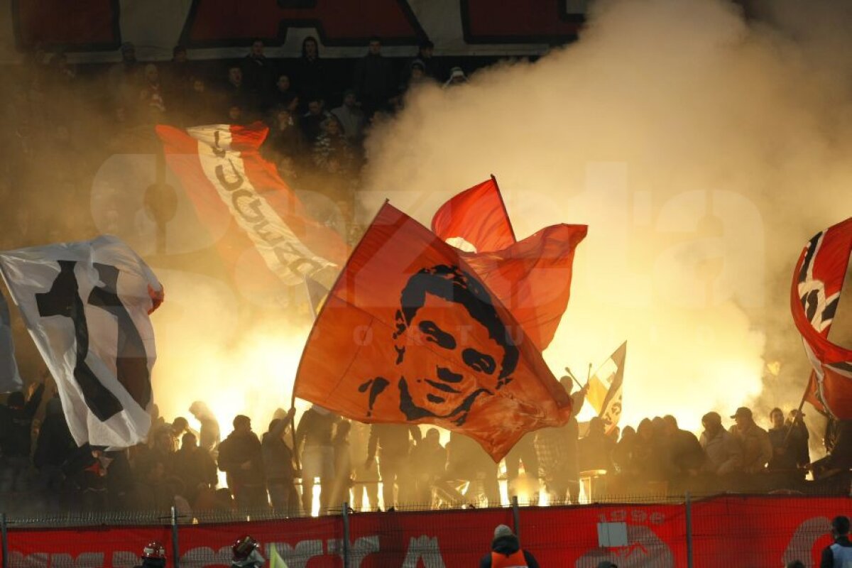 GALERIE FOTO "Hai să le arătăm ăstora ce înseamnă Dinamo!" » 17 ani de la decesul lui Hîldan. Fanii lui Dinamo îl vor comemora azi pe "Unicul Căpitan"