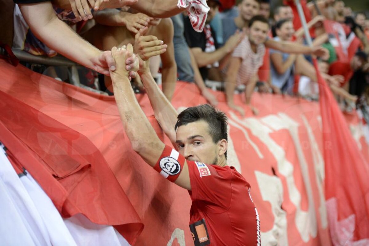 GALERIE FOTO "Hai să le arătăm ăstora ce înseamnă Dinamo!" » 17 ani de la decesul lui Hîldan. Fanii lui Dinamo îl vor comemora azi pe "Unicul Căpitan"