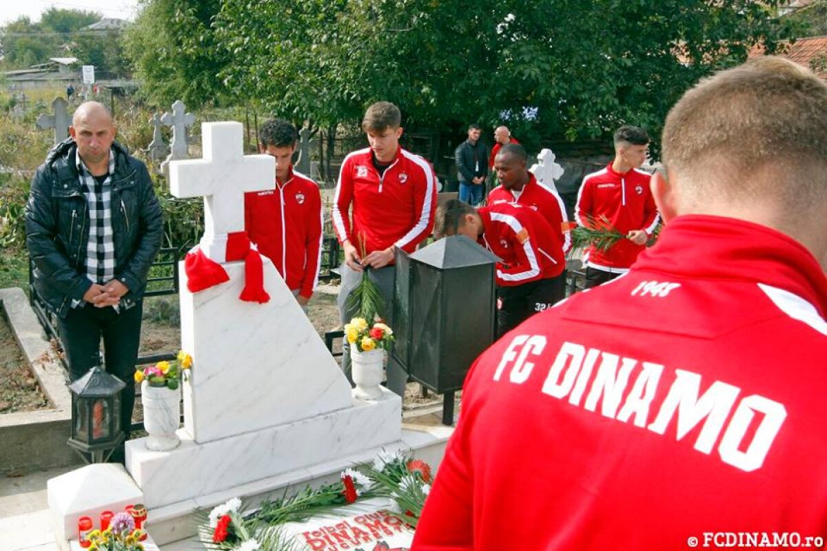 FOTO Dinamoviștii au comemorat 17 ani de la moartea lui Hîldan! Miriuță și jucătorii s-au întâlnit la cimitir cu tatăl "Unicului căpitan"