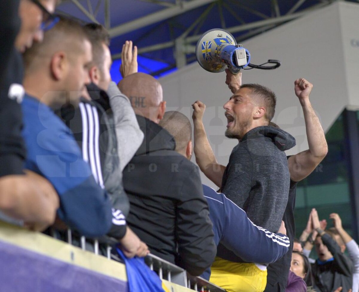 FOTO Ce nu s-a văzut la TV! Grozav, șef de galerie după meci + ce s-a întâmplat cu Hoban, Budescu și Contra 