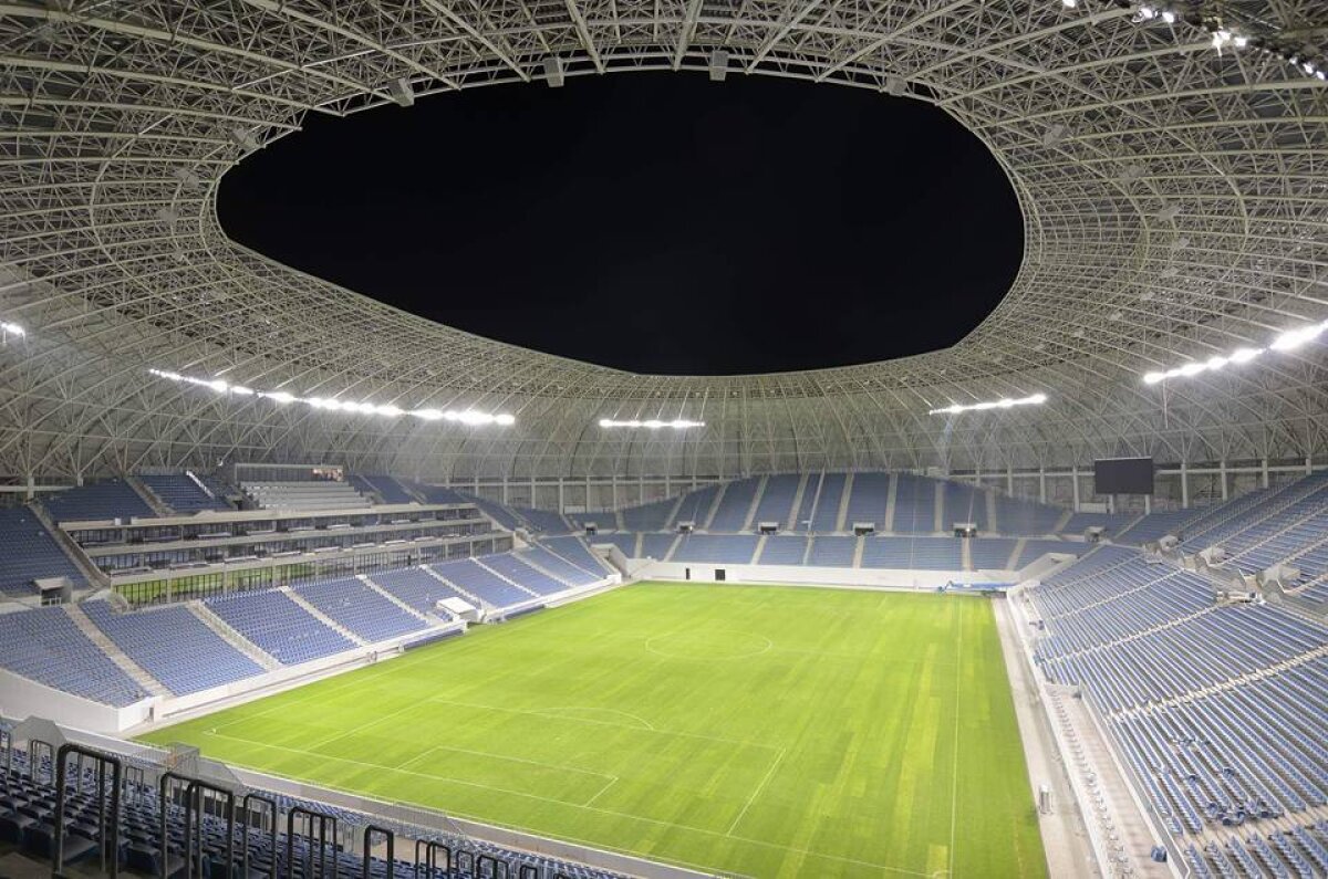 VIDEO + FOTO Imagini superbe de pe stadionul din Craiova! Și noaptea arena arată incredibil 