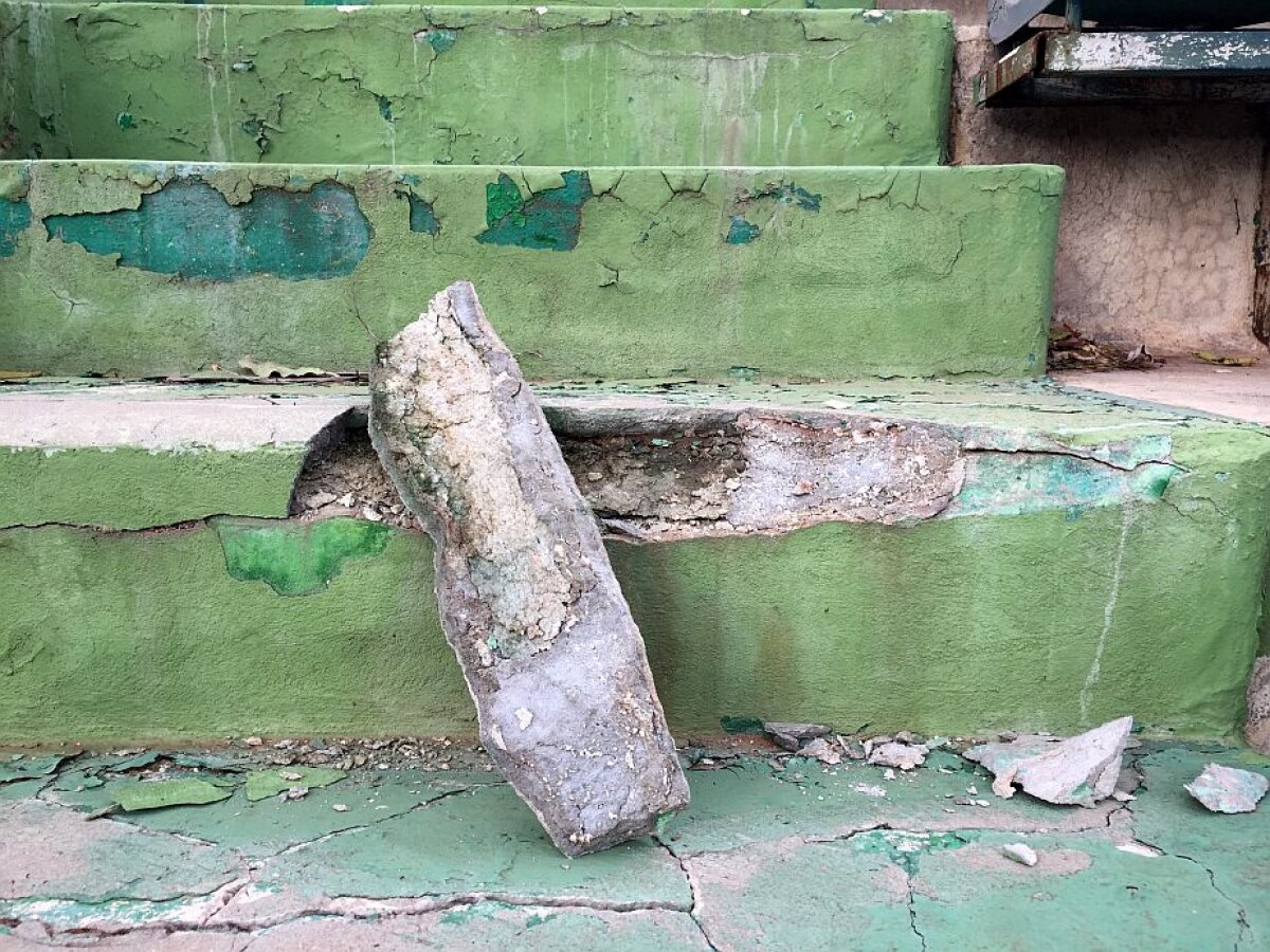 EXCLUSIV / FOTO & VIDEO Imagini deplorabile! Banca a deschis arena BNR pentru presă » Vrea să o cedeze sportului și invită guvernul să ofere o soluție legală!