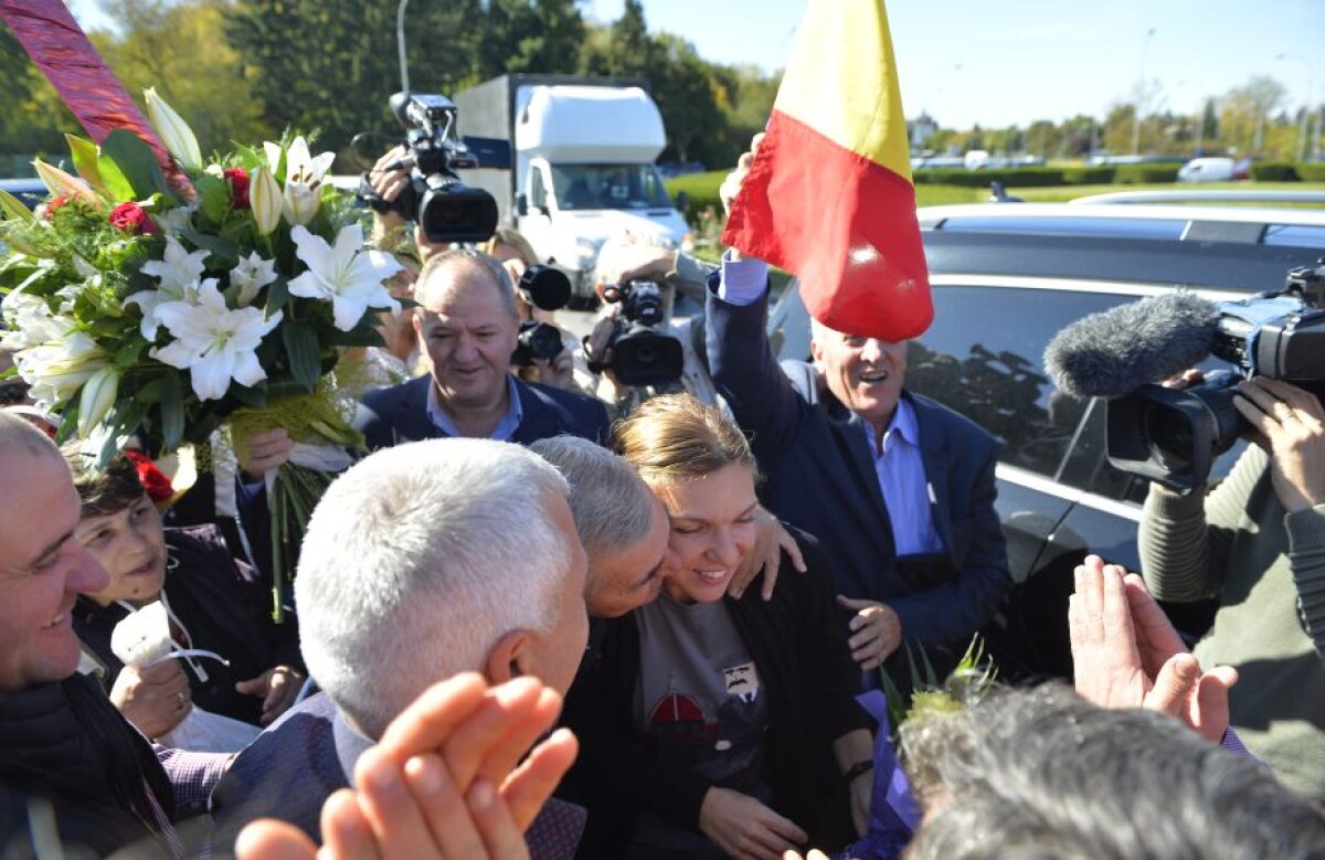 FOTO » Emoții de lider » Reportaj de la revenirea în țară a Simonei Halep