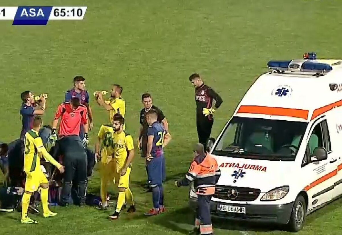 FOTO Accidentare groaznică suferită de un jucător din Liga a 2-a! Salvarea a întârziat să plece de la stadion
