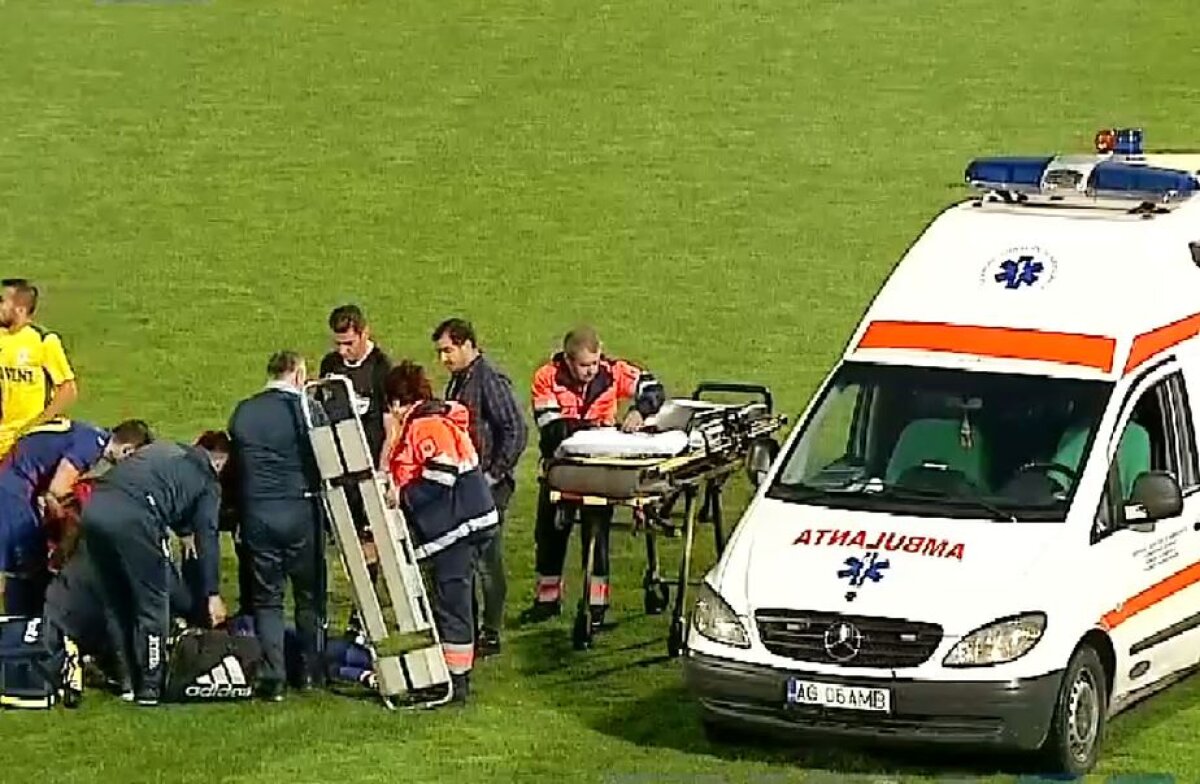 FOTO Accidentare groaznică suferită de un jucător din Liga a 2-a! Salvarea a întârziat să plece de la stadion