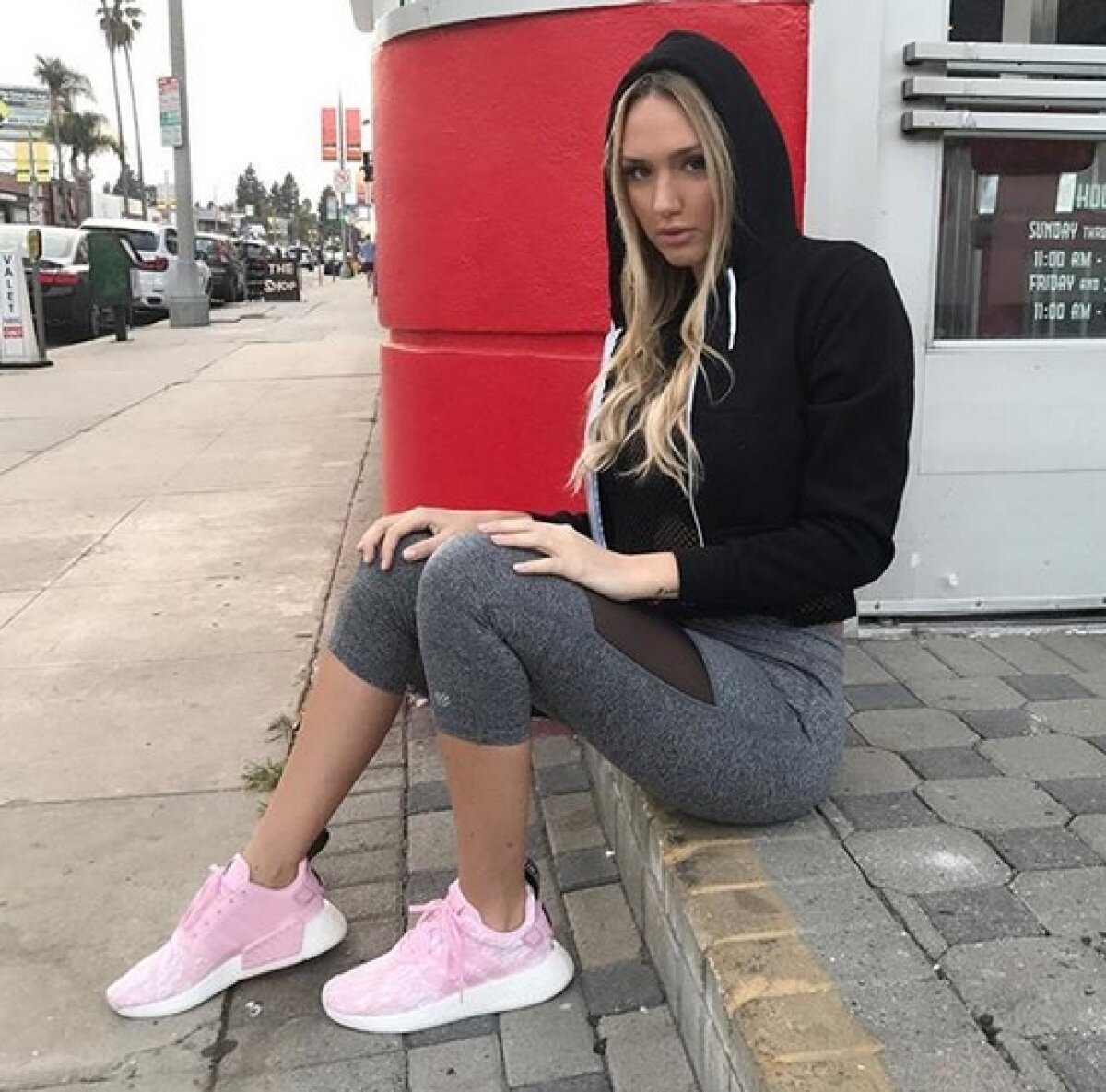 FOTO Regina pictorialelor incendiare » Plajele din California, luate cu asalt de cel mai HOT fotomodel