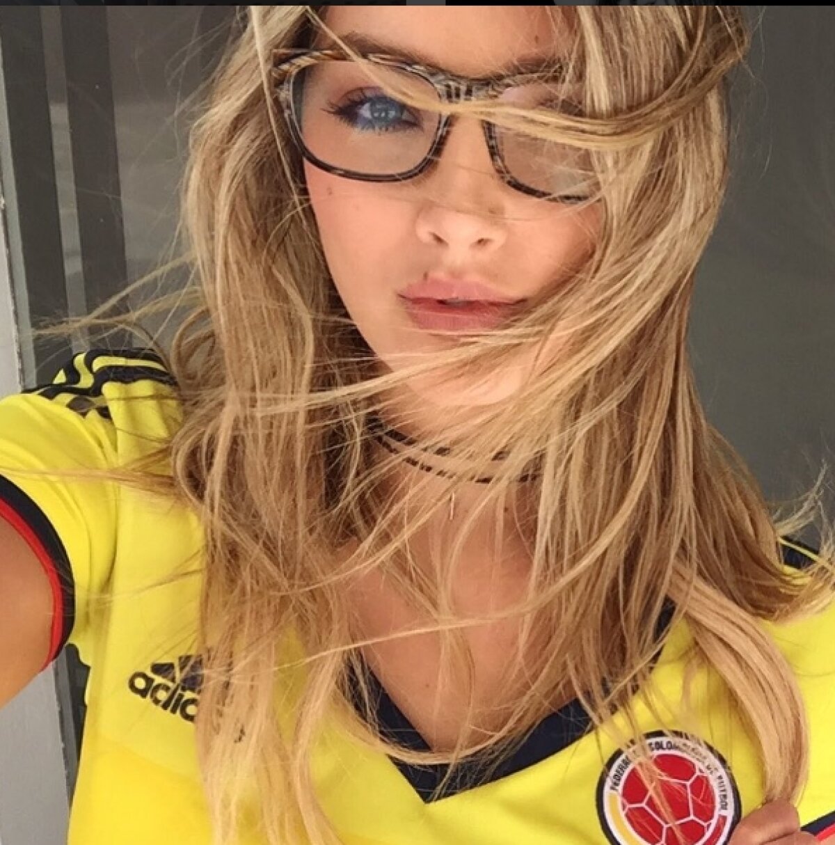 GALERIE FOTO E cea mai sexy fană a lui James! O columbiancă focoasă face orice ca să-și aline dorul de starul lui Bayern