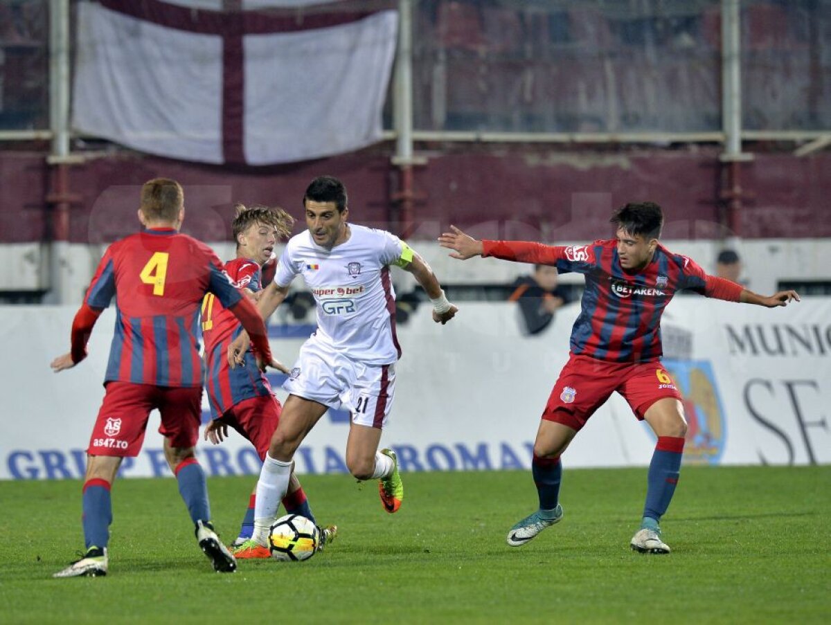 GALERIE FOTO Atunci când suporterii reînvie tradiția » 11.000 de oameni au creat o atmosferă incendiară la marele derby Rapid - Steaua, 1-1 