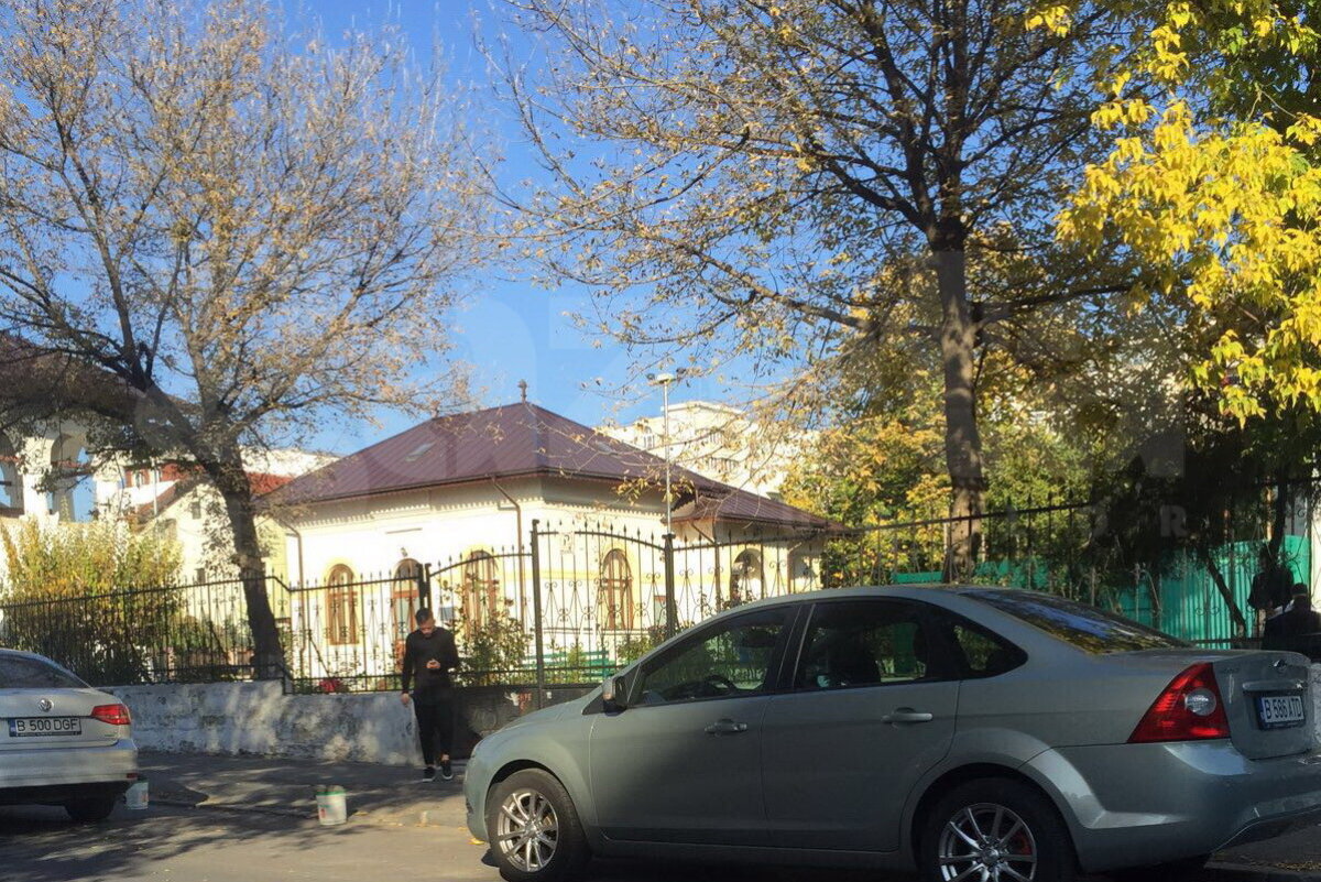 EXCLUSIV / FOTO » Unde a fost surprins, ieri, în București, Golofca, fotbalistul desființat de Becali