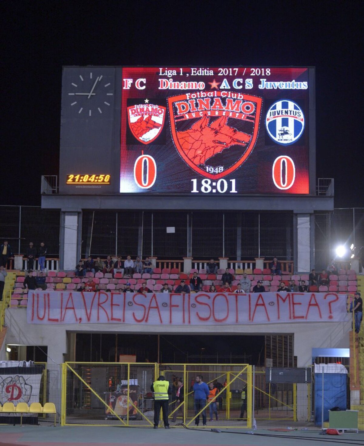 VIDEO+FOTO Faza serii în Ștefan cel Mare! Mesajul afișat în PCH și anunțul inedit al crainicului în minutul 17