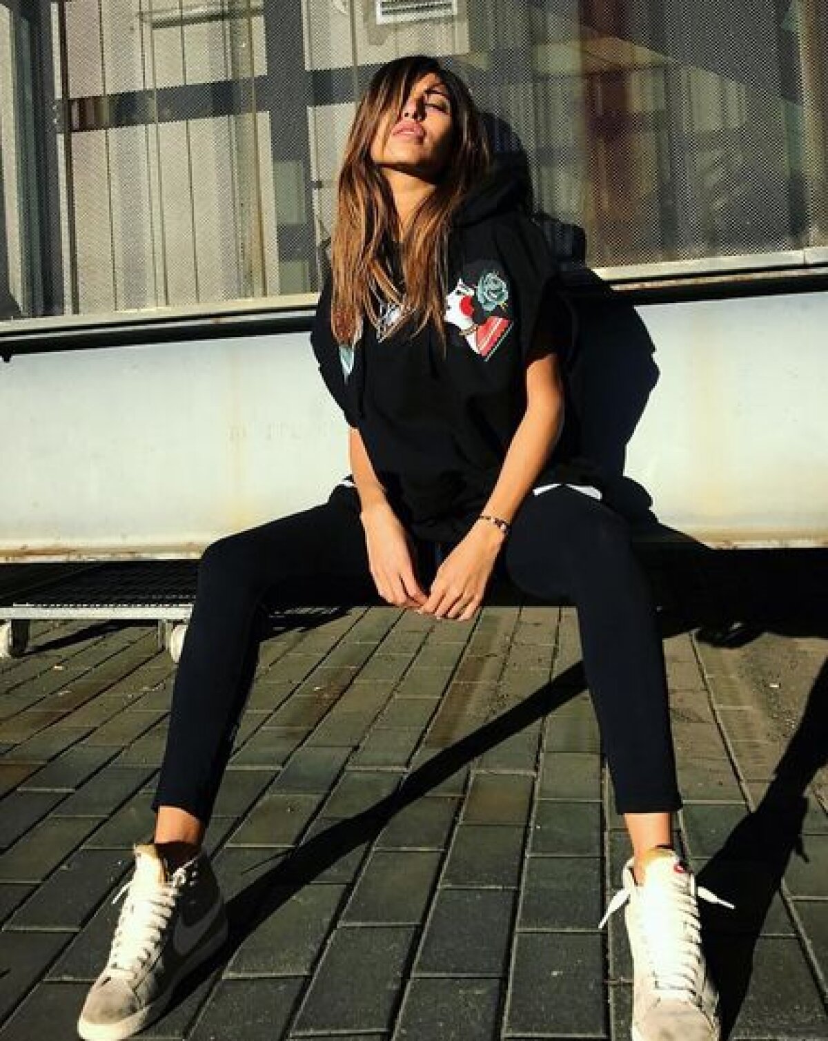 FOTO Mila înfuriată » Cea mai mare fană a Milanului suferă după eșecul cu Inter din Derby della Madonnnina, 2-3