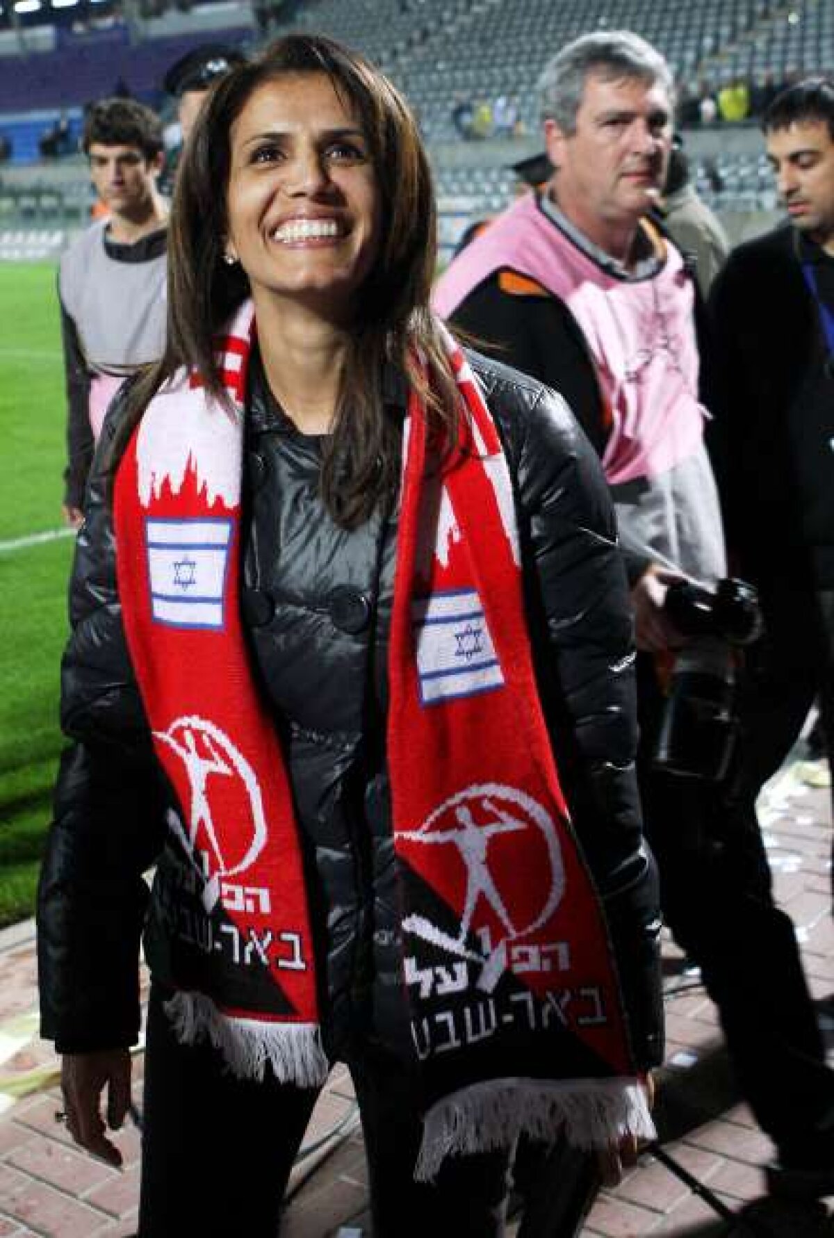 Corespondență din Israel // FOTO Alona din deşert sau Gigi din Pipera? Patroana de la Beer Sheva a făcut avere din IT și se comportă ca finanțatorul FCSB