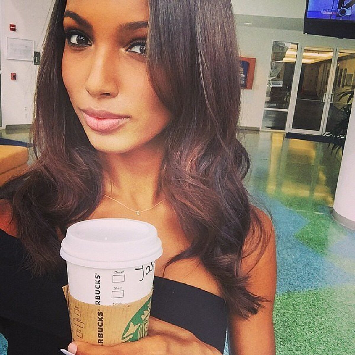 FOTO Polisportiva din Forbes » Una dintre cele mai sexy modele Victoria Secret's, deturnată de mama ei