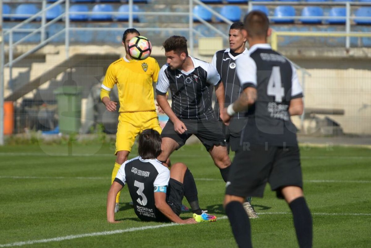 GALERIE FOTO Brașovul a respirat din nou fotbal! ASR-ul a câștigat duelul de tradiție cu Colțea, scor 2-1 