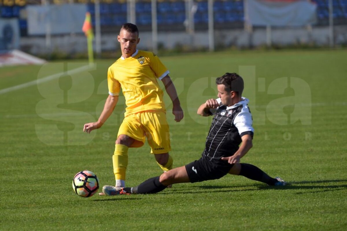 GALERIE FOTO Brașovul a respirat din nou fotbal! ASR-ul a câștigat duelul de tradiție cu Colțea, scor 2-1 