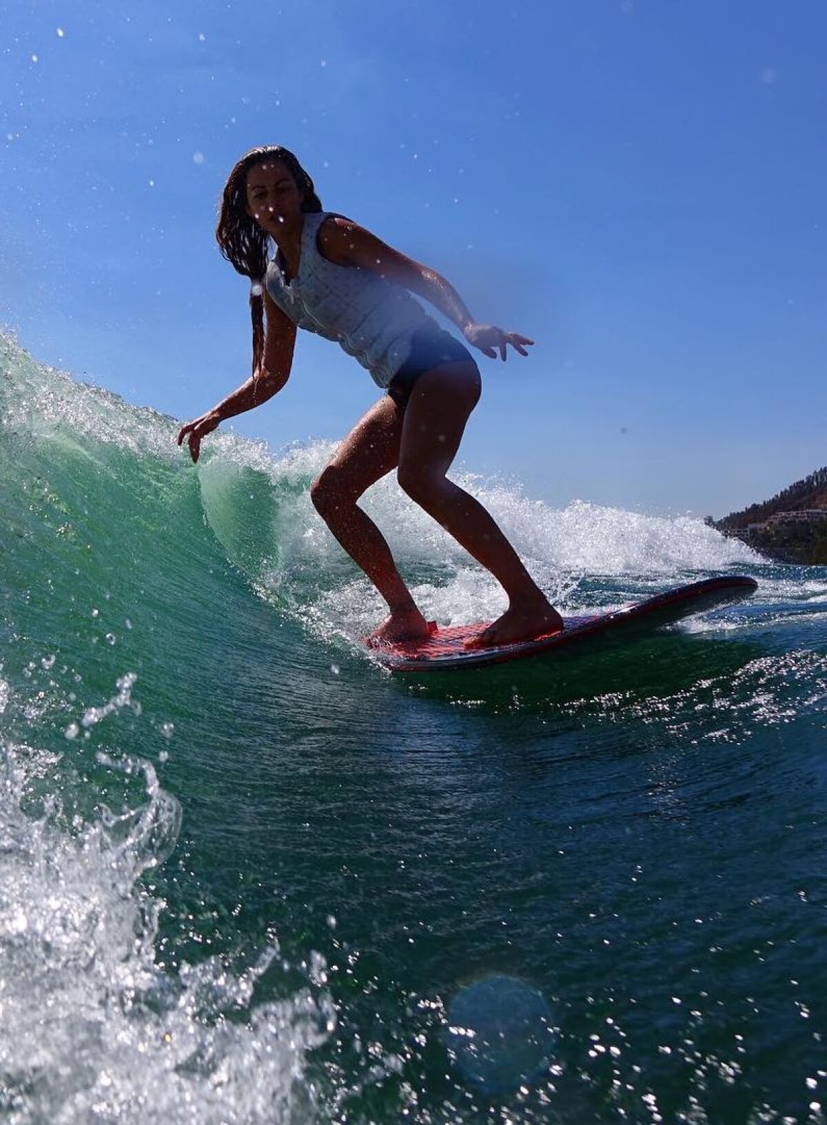 FOTO Cea mai sexy fată cu placa » Joana e răvășitoare pe apă: imagini super fierbinți!