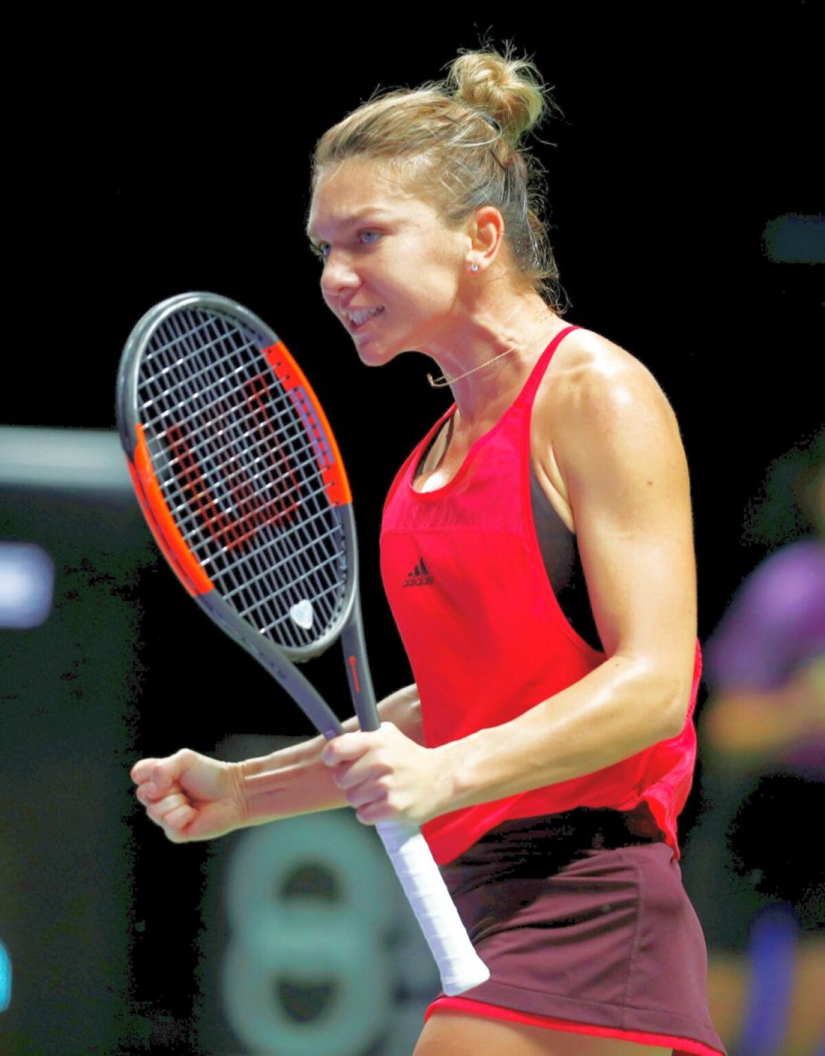 SIMONA HALEP - CAROLINE GARCIA  6-4, 6-2 // FOTO + VIDEO Mingi nerăbdătoare » Prima victorie la Singapore! Liderul mondial Simona Halep, lecție de tenis contra Carolinei Garcia