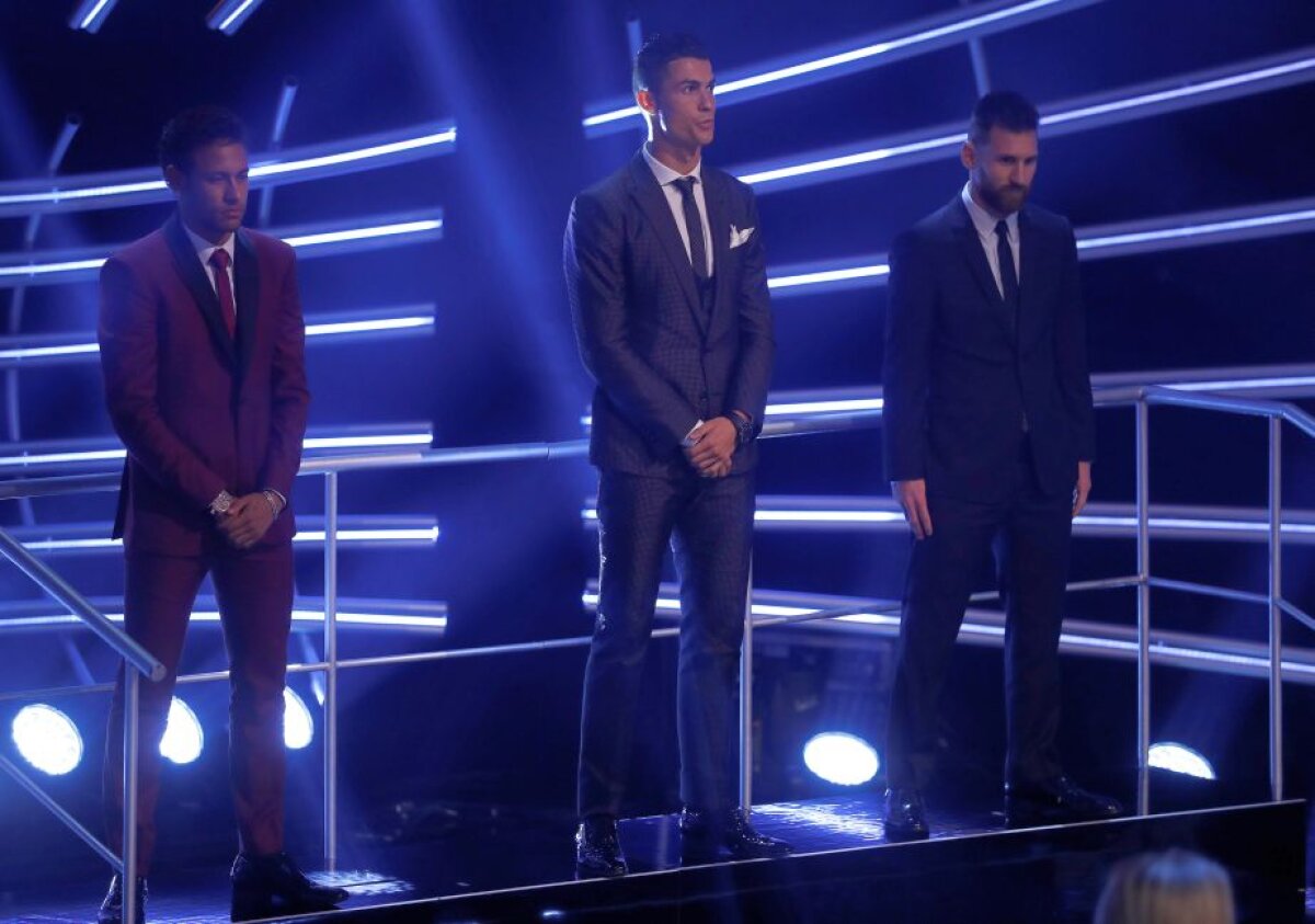 GALERIE FOTO Premiile FIFA pe 2017 » Cristiano Ronaldo a luat marele trofeu: "E un moment extraordinar pentru mine" + Cum arată cel mai bun ”11” al anului