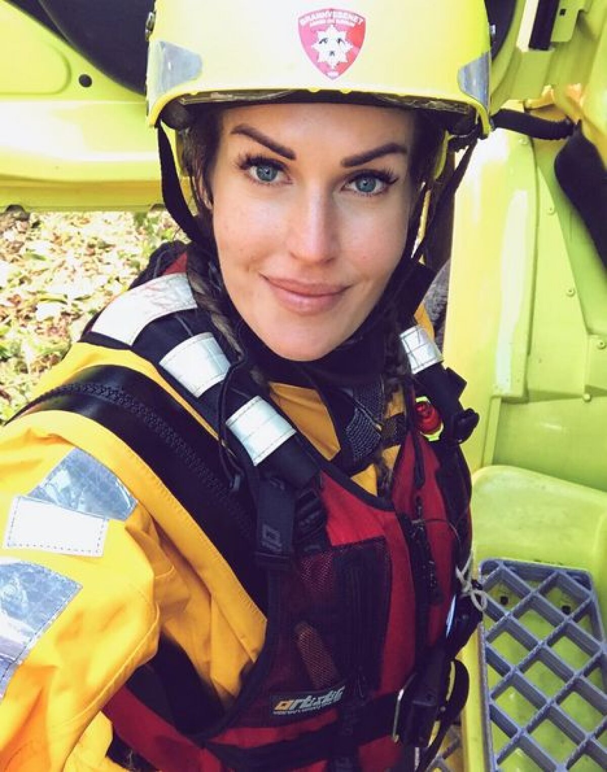 FOTO Ele sting focul ;) 14 pompierițe sexy de pe Instagram care îți vor da fiori