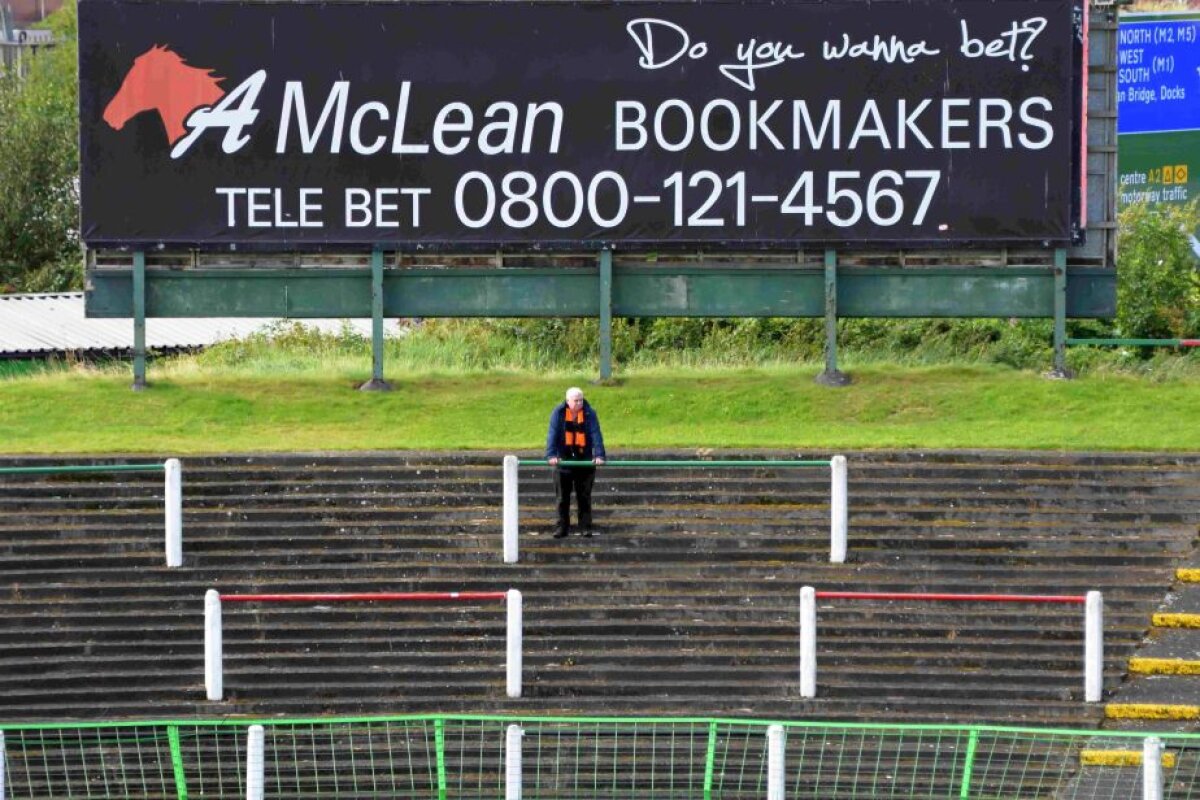 EXCLUSIV Aventura vieții pentru un bărbat de 40 de ani de la Ministerul Justiției: a început să se ducă la meciuri în toate cele 55 de țări membre UEFA » "În Belarus a fost nebunie!"