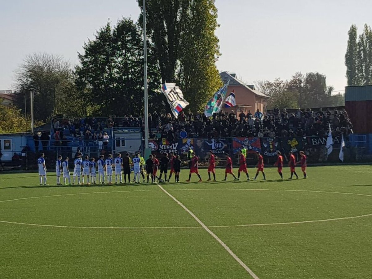  VIDEO + FOTO Sărbătoare pe Intrarea Vrabiei » CSA Steaua câștigă și urcă din nou pe prima poziție a clasamentului! Spectator-surpriză la meci