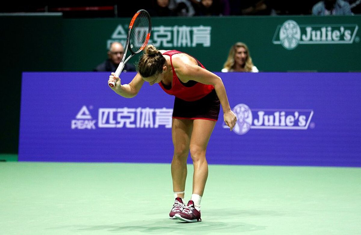 SIMONA HALEP - ELINA SVITOLINA //  FOTO+VIDEO » Adio, 2017 » Doborâtă de presiune, Simona Halep este OUT de la Turneul Campioanelor