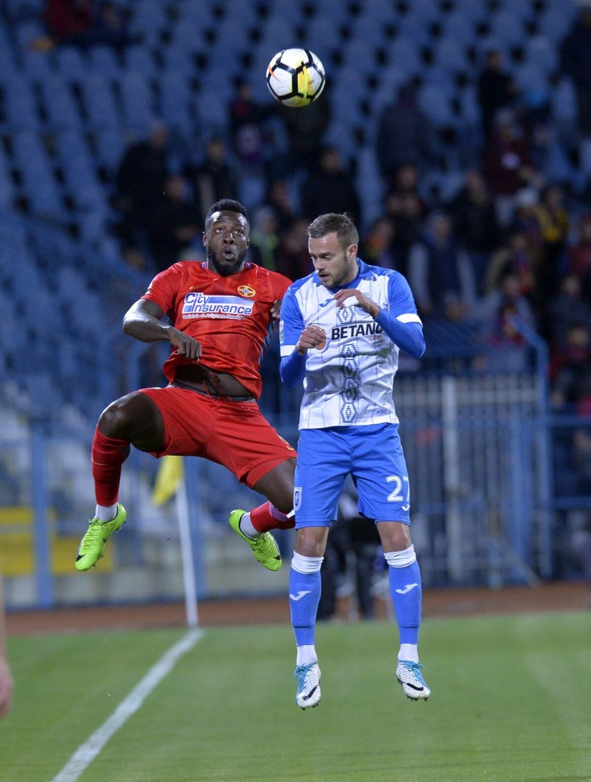 VIDEO+FOTO » FCSB se impune spectaculos cu CSU Craiova, 5-2, și devine lider în Liga 1!