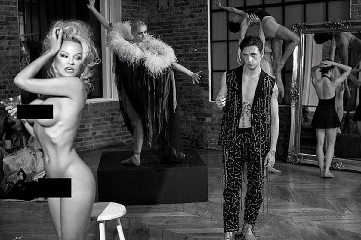FOTO Pamela Anderson a pozat complet dezbrăcată la 50 de ani şi e mai provocatoare ca niciodată