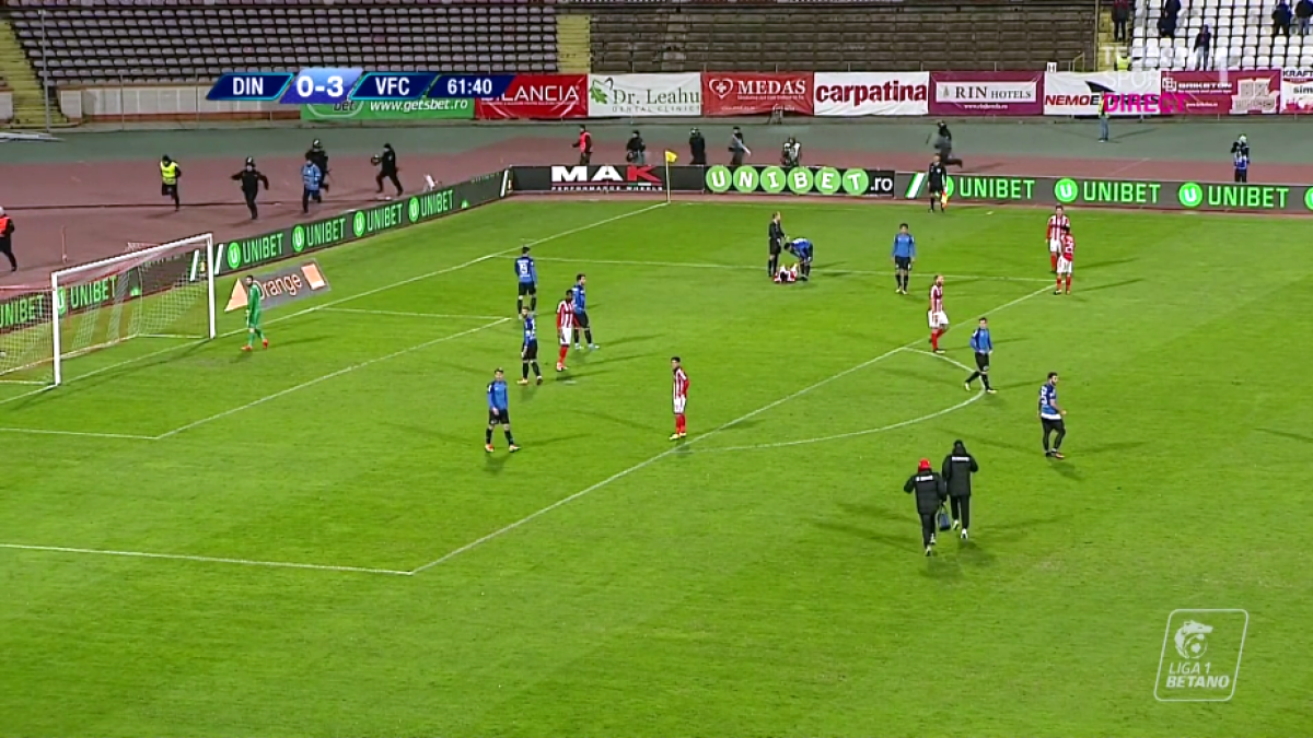 VIDEO+FOTO Ciocniri violente pe "Ștefan cel Mare": ultrașii au vrut să intre peste Negoiță! Imagini filmate care nu s-au dat la TV