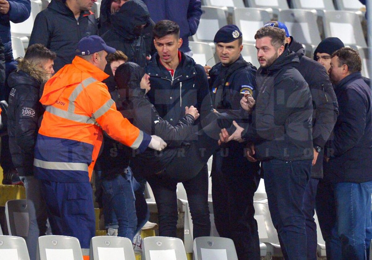 VIDEO+FOTO Ciocniri violente pe "Ștefan cel Mare": ultrașii au vrut să intre peste Negoiță! Imagini filmate care nu s-au dat la TV