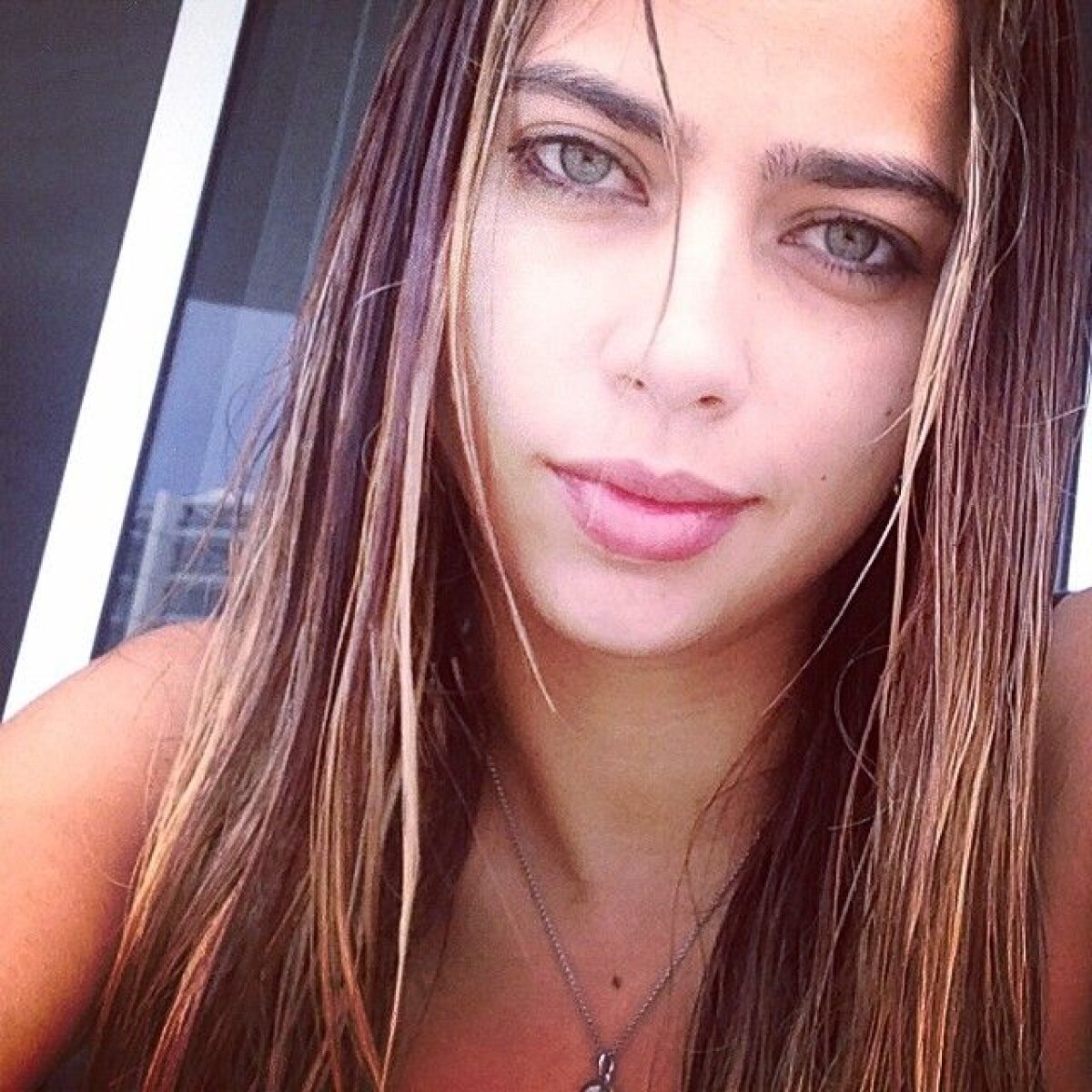 FOTO Avocata sexy adoră fotbalul » Catalina e inteligentă și impresionează prin frumusețea sa exotică