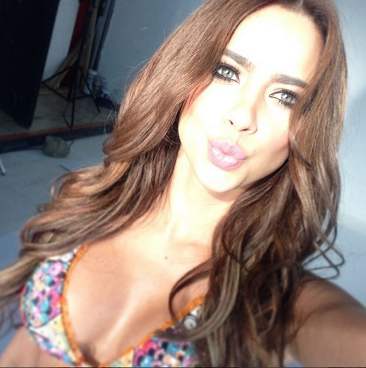 FOTO Avocata sexy adoră fotbalul » Catalina e inteligentă și impresionează prin frumusețea sa exotică