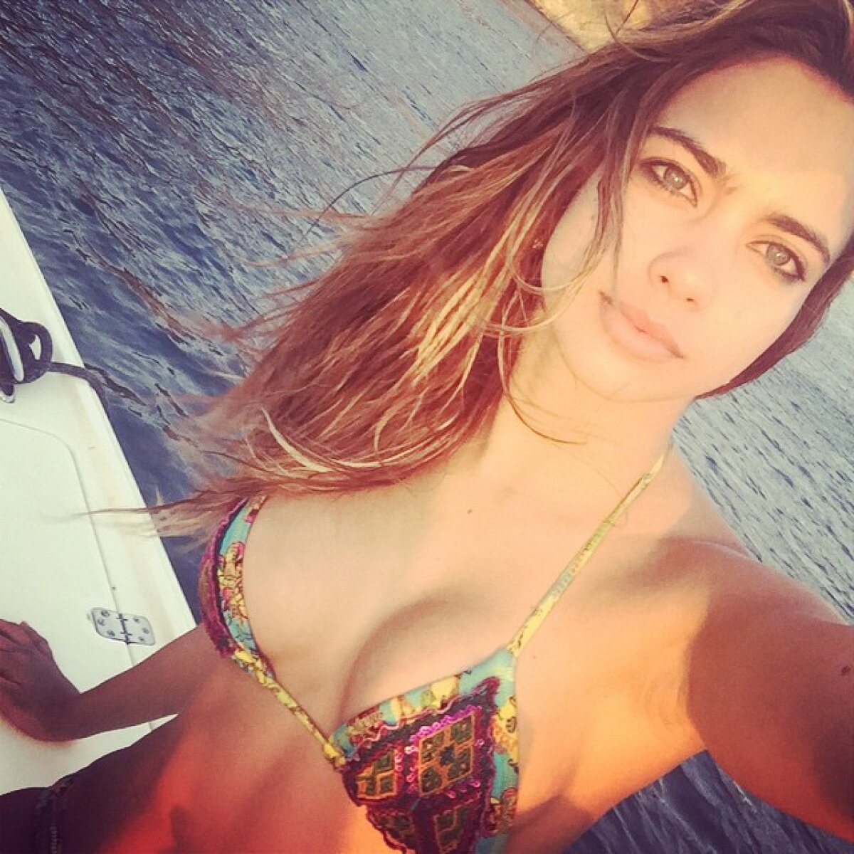 FOTO Avocata sexy adoră fotbalul » Catalina e inteligentă și impresionează prin frumusețea sa exotică