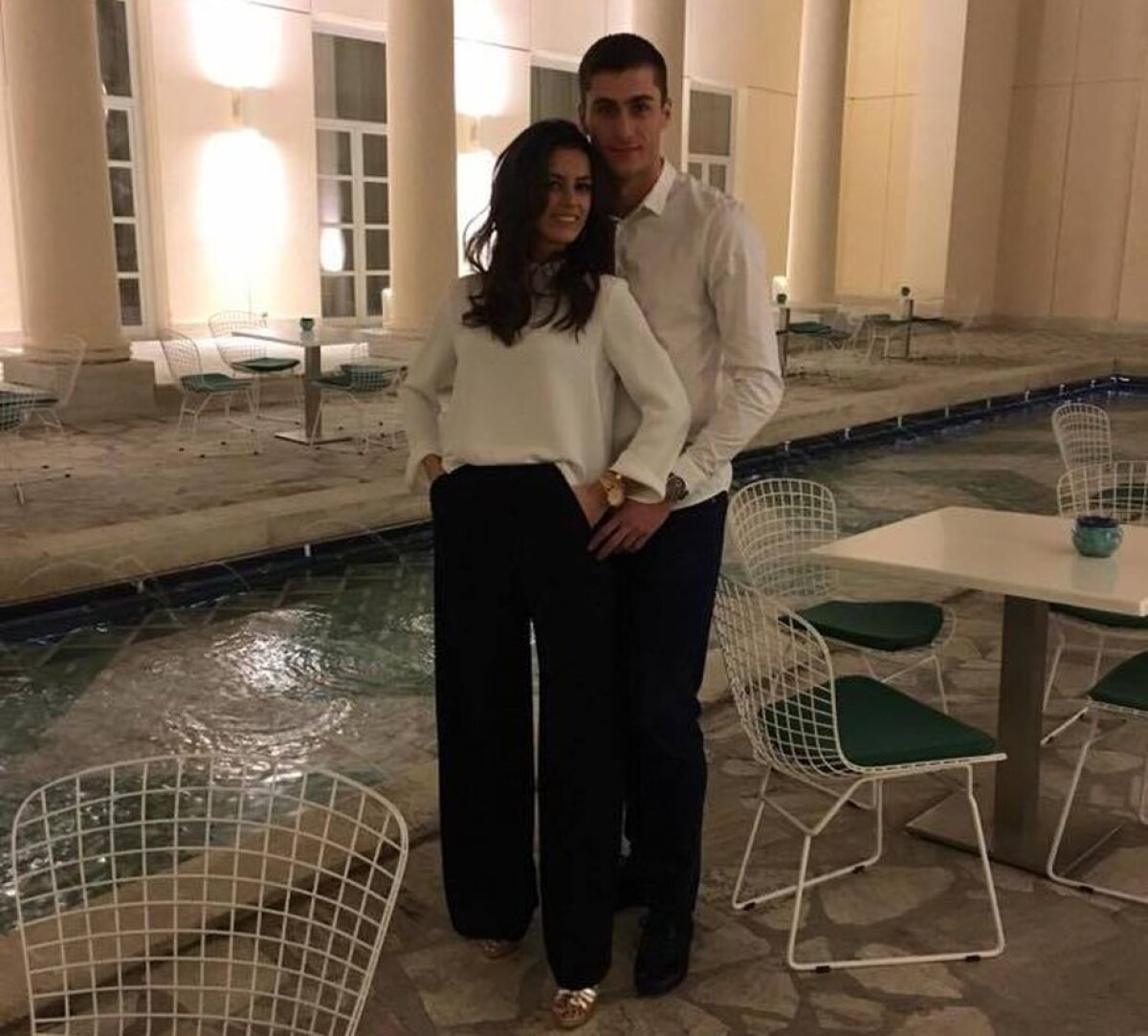 GALERIE FOTO Joacă la FCSB, a pierdut postul de titular, dar nu are de ce plânge! Iubita lui este superbă 