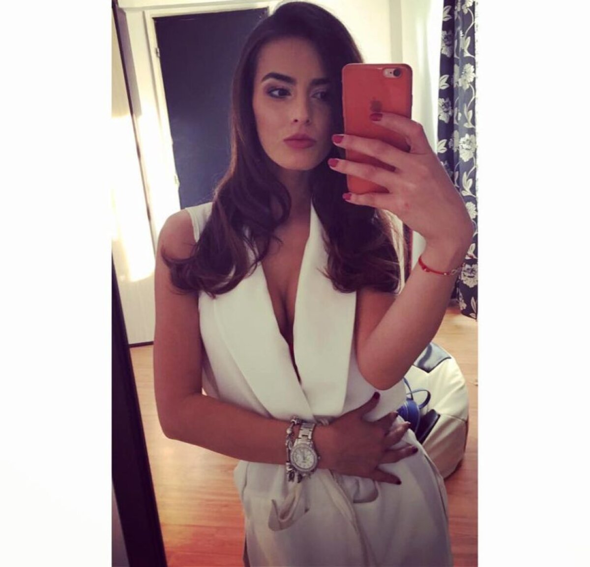 GALERIE FOTO Joacă la FCSB, a pierdut postul de titular, dar nu are de ce plânge! Iubita lui este superbă 