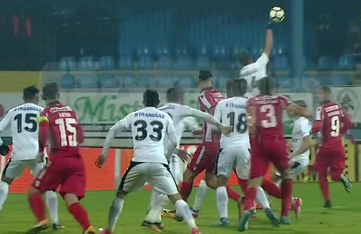 VIDEO + FOTO Gest șocant în Gaz Metan - Dinamo » Fostul jucător de la FCSB a făcut un penalty inexplicabil: "N-am văzut așa ceva în toată cariera"