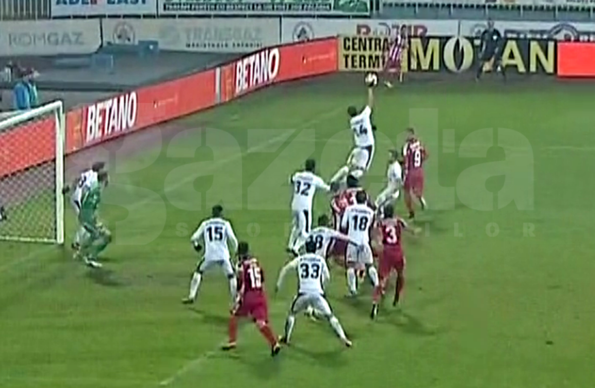 VIDEO + FOTO Gest șocant în Gaz Metan - Dinamo » Fostul jucător de la FCSB a făcut un penalty inexplicabil: "N-am văzut așa ceva în toată cariera"