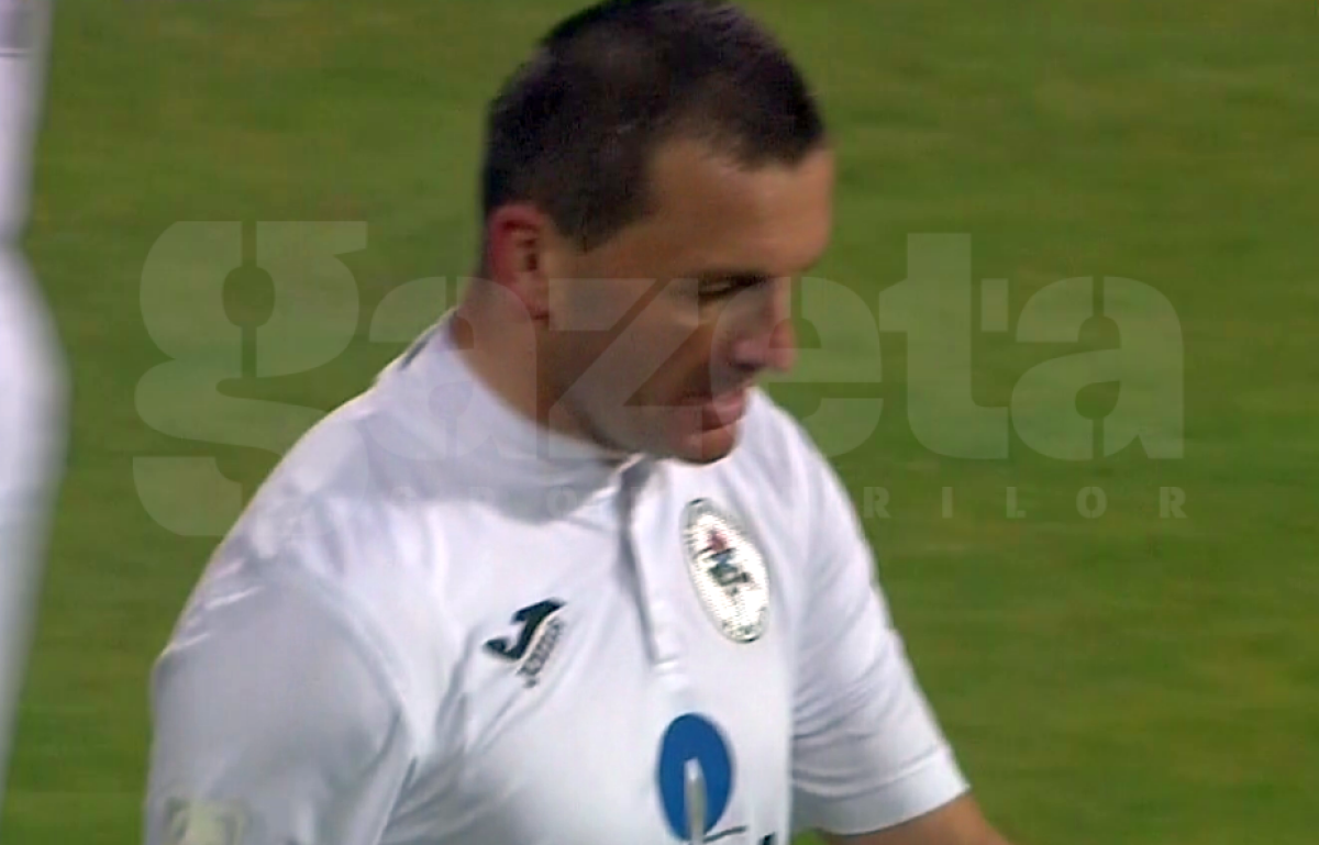 VIDEO + FOTO Gest șocant în Gaz Metan - Dinamo » Fostul jucător de la FCSB a făcut un penalty inexplicabil: "N-am văzut așa ceva în toată cariera"