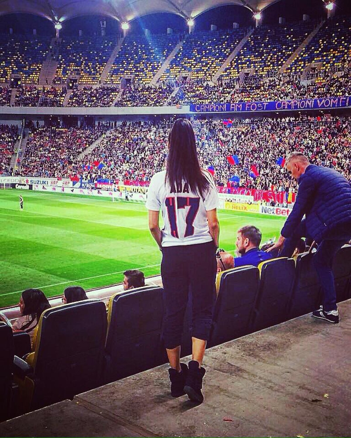 GALERIE FOTO Ea e femeia care a încins spiritele în vestiarul FCSB-ului! Imagini incendiare + reacția lui Becali: "A avut vreo 20 de fotbaliști la activ"