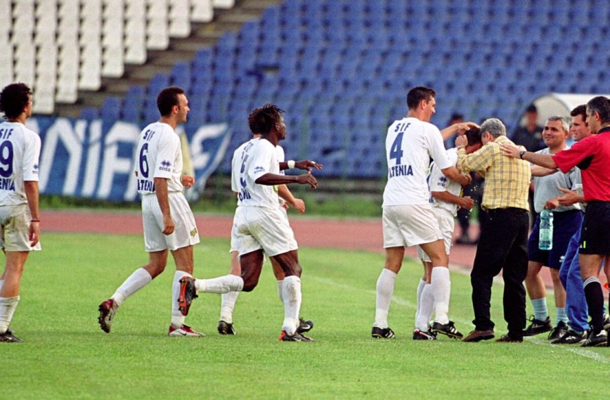 FOTO LPF: Luțu, Cristi Neamțu și Florin Costea au jucat pentru o clonă a Științei! Anunțul de azi al Ligii trimite în recycle bin istoria alb-albastră din perioada 1991 - 2013 